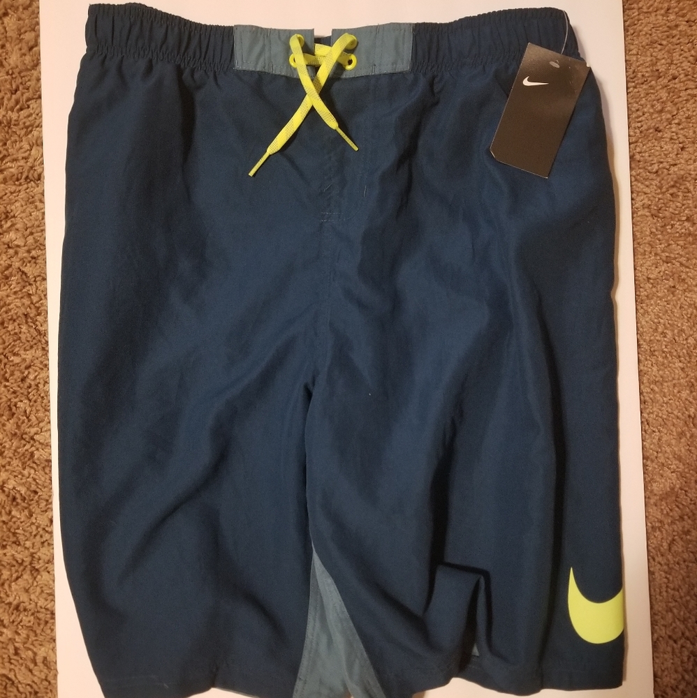 NWT Nike board shorts/ Sz xxl